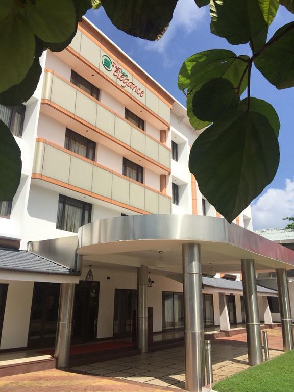 Hotel Elegance Kaladi Bagian luar foto