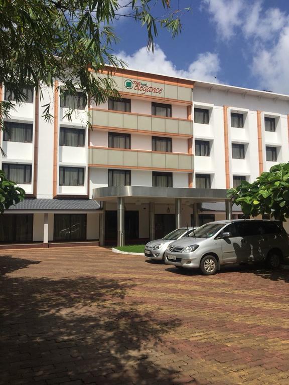 Hotel Elegance Kaladi Bagian luar foto